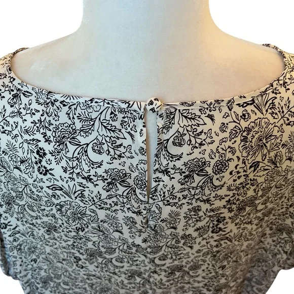 Lane Bryant Black and White Puff Sleeve Blouse  Size 22 - Picture 8 of 11